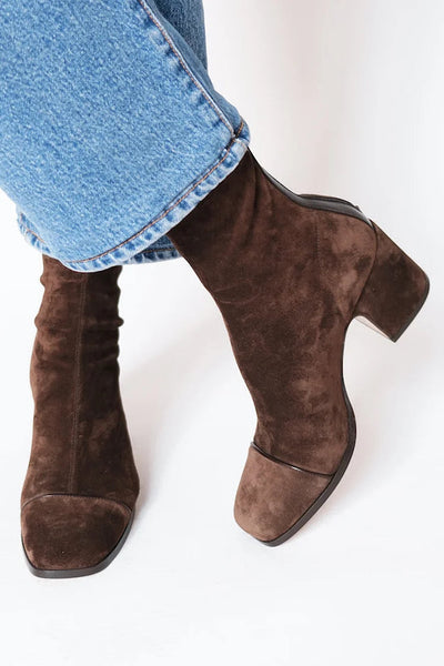 Cora | Elegant Suede Boots