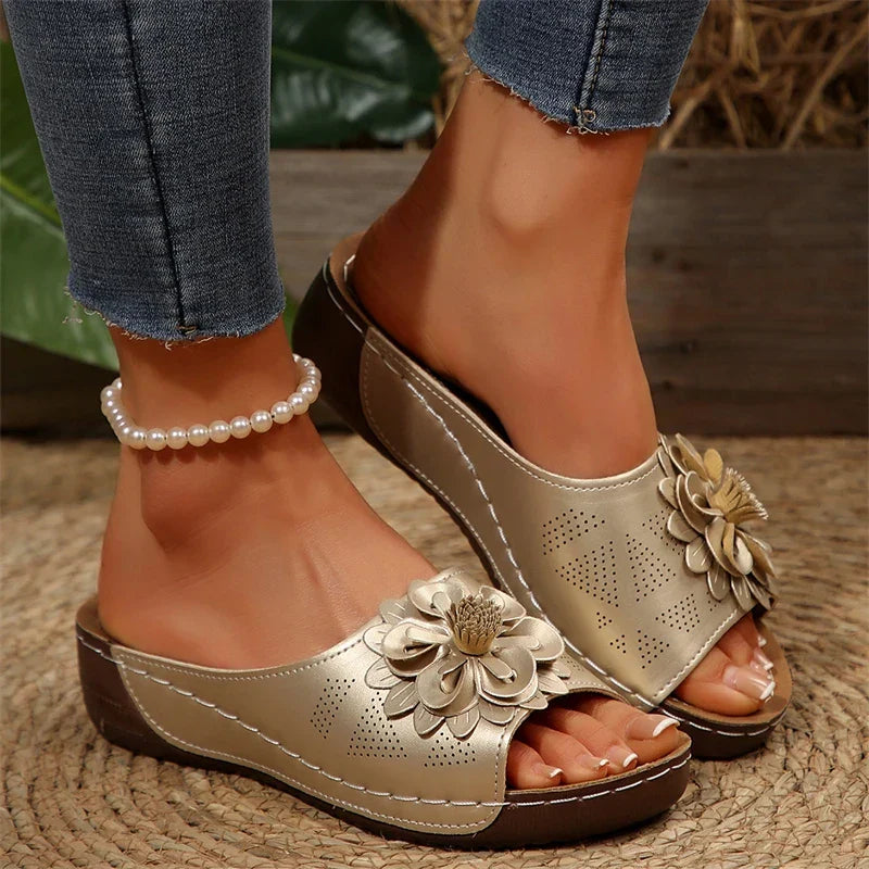 REGINE | STYLISH ORTHOPEDIC FLOWER SANDALS